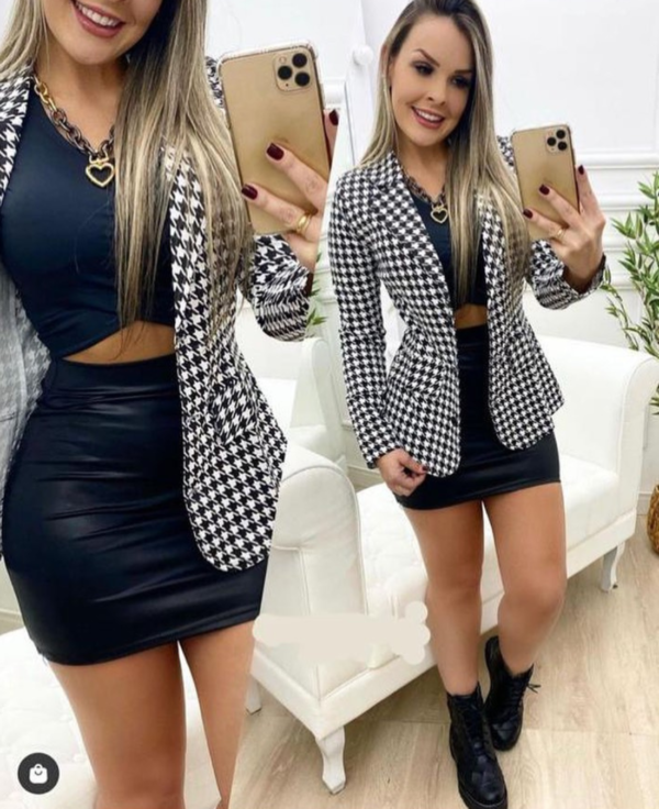 Conjunto com 3 peças/ Blazer, blusa de malha e saia corinho.